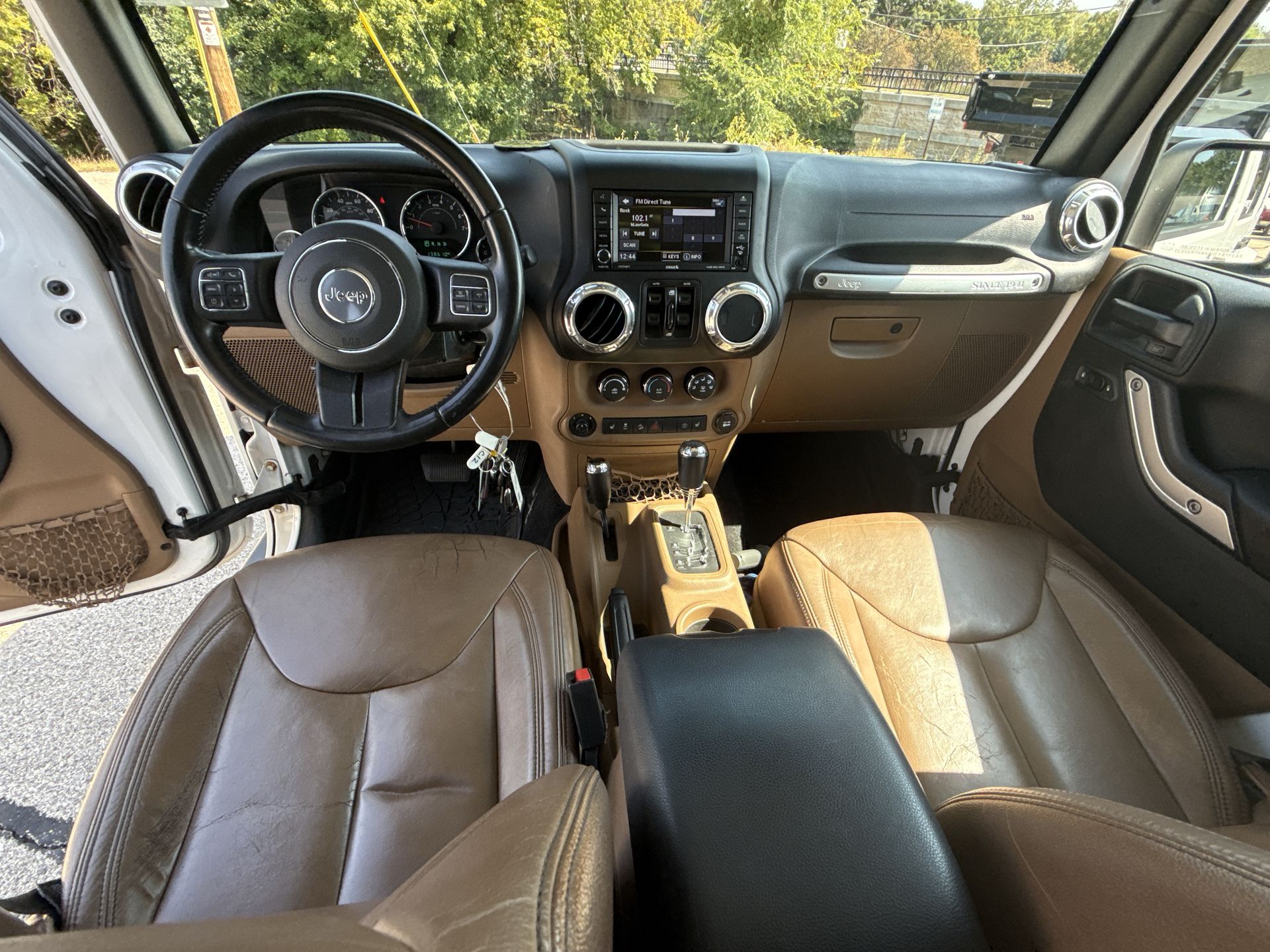 2017 Jeep Wrangler Unlimited Sahara photo 8