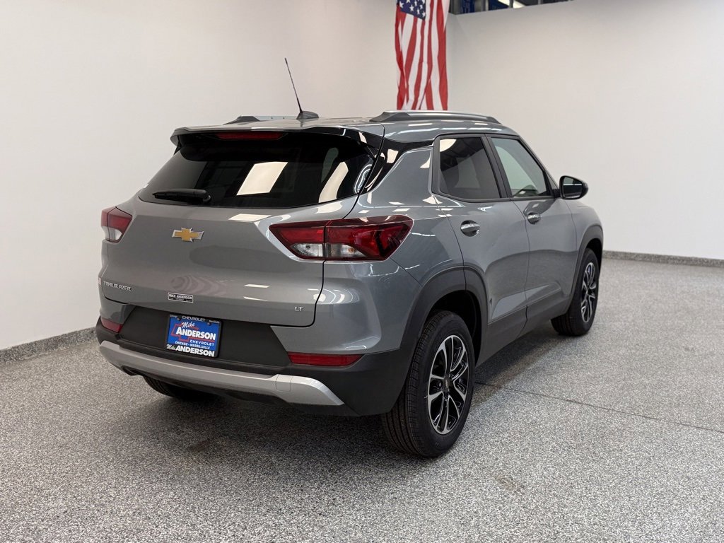 2025 Chevrolet Trailblazer LT photo 4