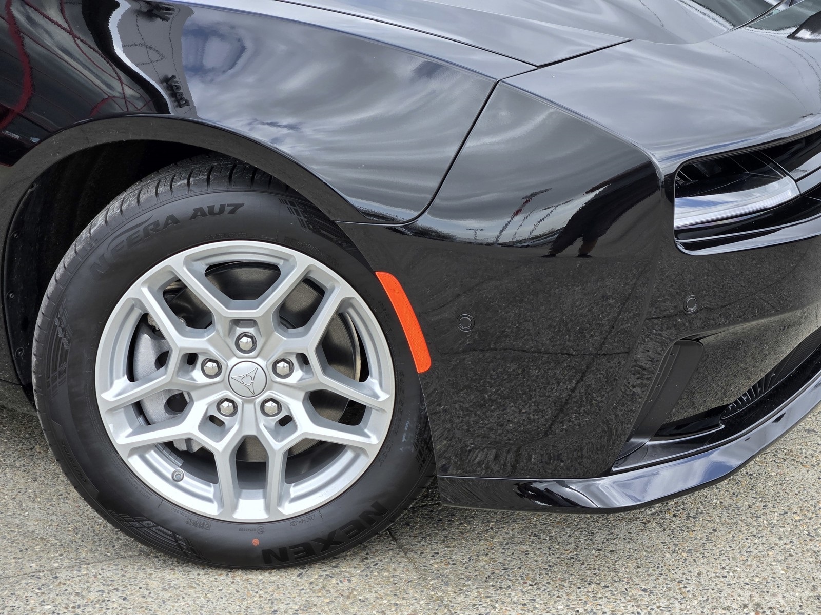 2025 Dodge Charger R/T photo 3