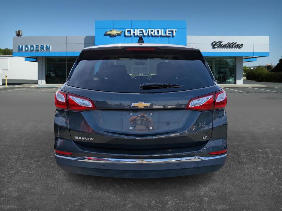 2018 Chevrolet Equinox LT photo 2