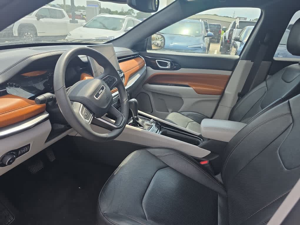 2023 Jeep Compass Limited photo 12