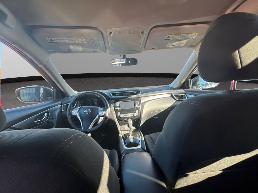 2016 Nissan Rogue SV photo 25