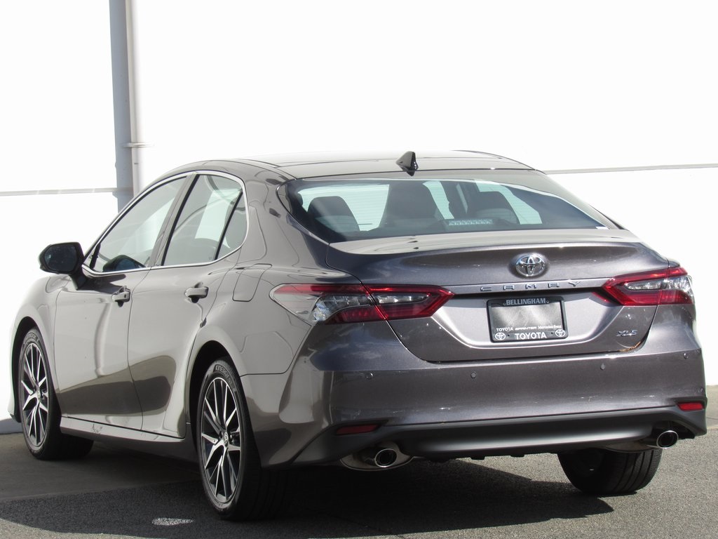 2022 Toyota Camry XLE photo 2