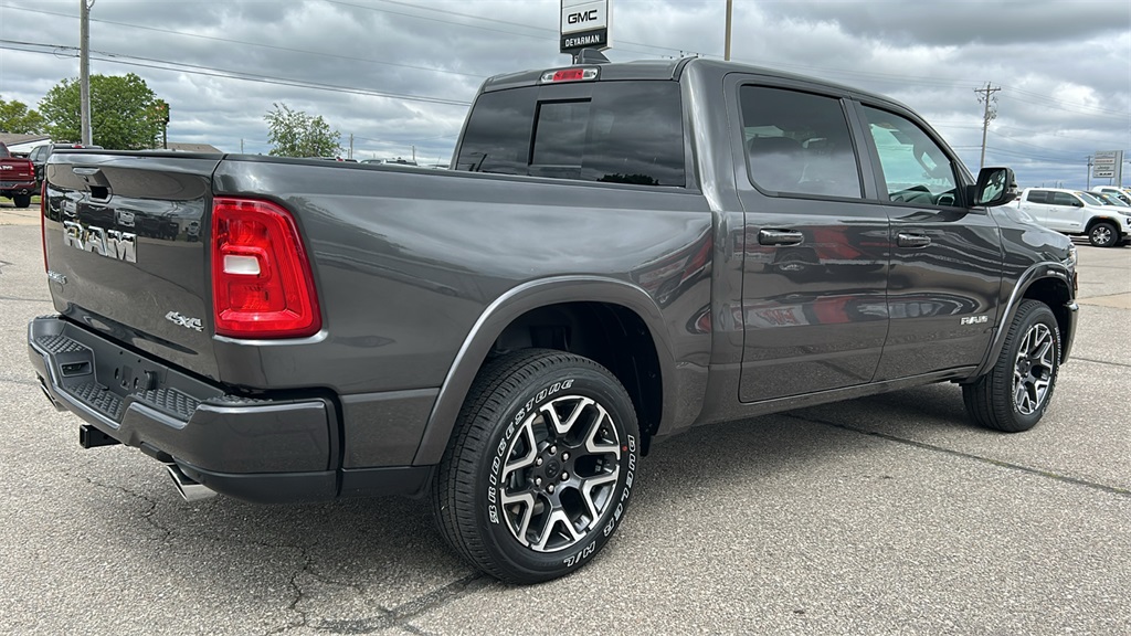 2025 Ram 1500 Laramie photo 3