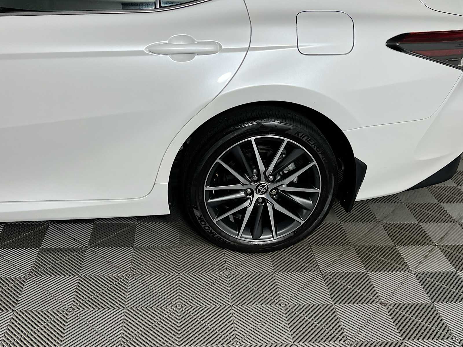 2023 Toyota Camry XLE photo 28