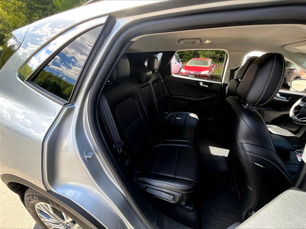 2022 Ford Escape SEL photo 15