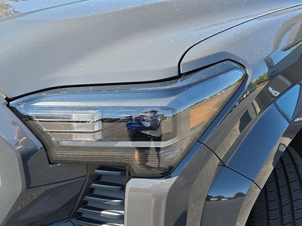 2025 Toyota Tacoma SR5 photo 28