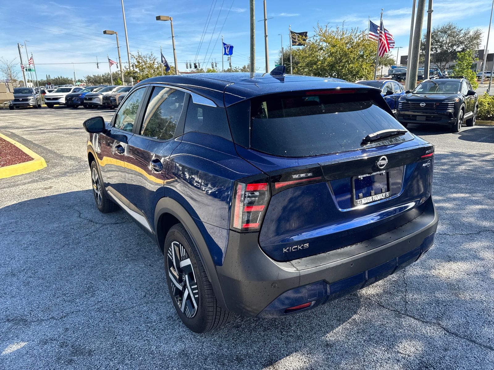 2025 Nissan Kicks SV photo 2