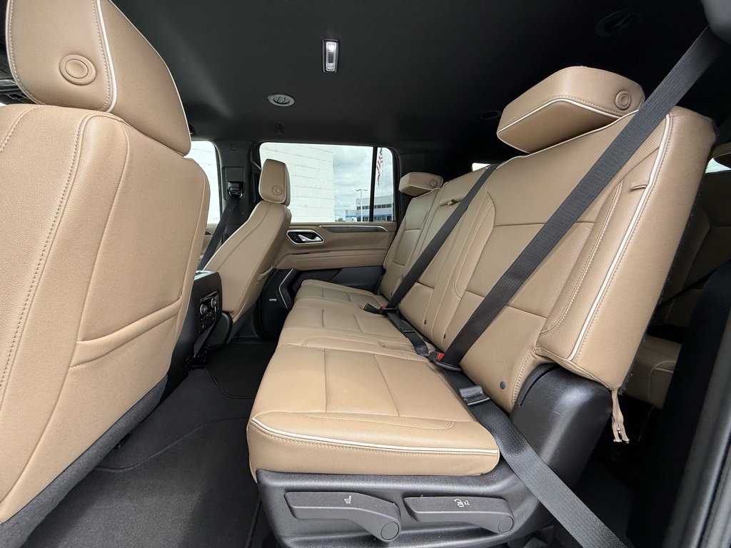 2024 Chevrolet Suburban Premier photo 15