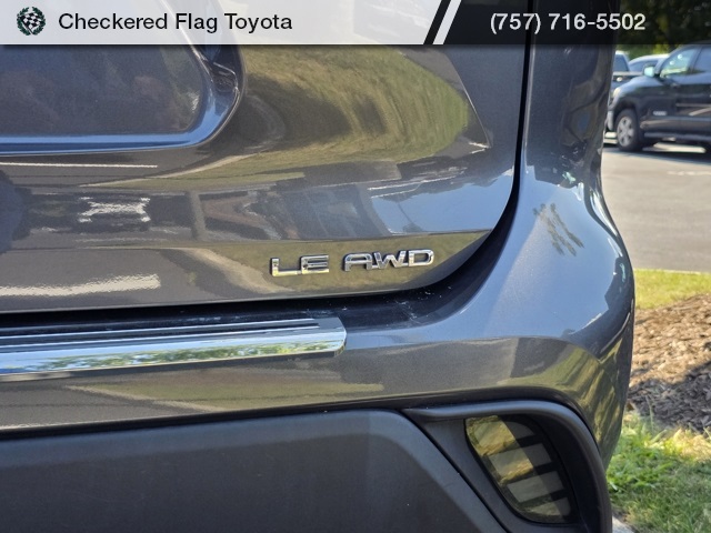 2022 Toyota Highlander LE photo 8