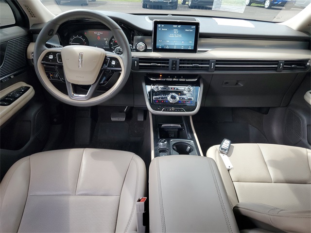 2022 Lincoln Corsair Standard photo 22