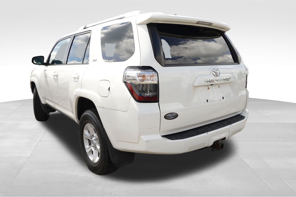 2016 Toyota 4Runner SR5 photo 6