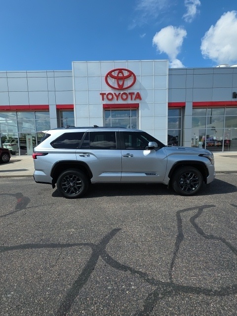 2025 Toyota Sequoia Platinum photo 4