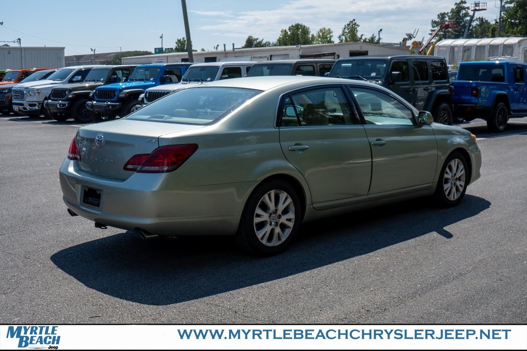 2008 Toyota Avalon XLS photo 4