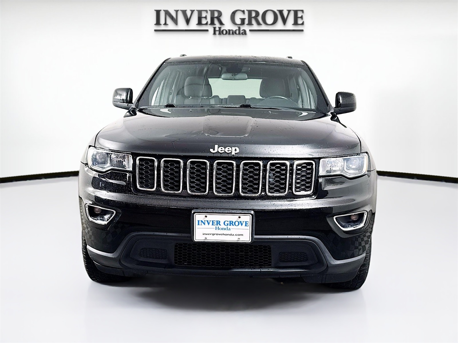 Used 2018 Jeep Grand Cherokee Laredo E with VIN 1C4RJFAG5JC189084 for sale in Inver Grove Heights, Minnesota