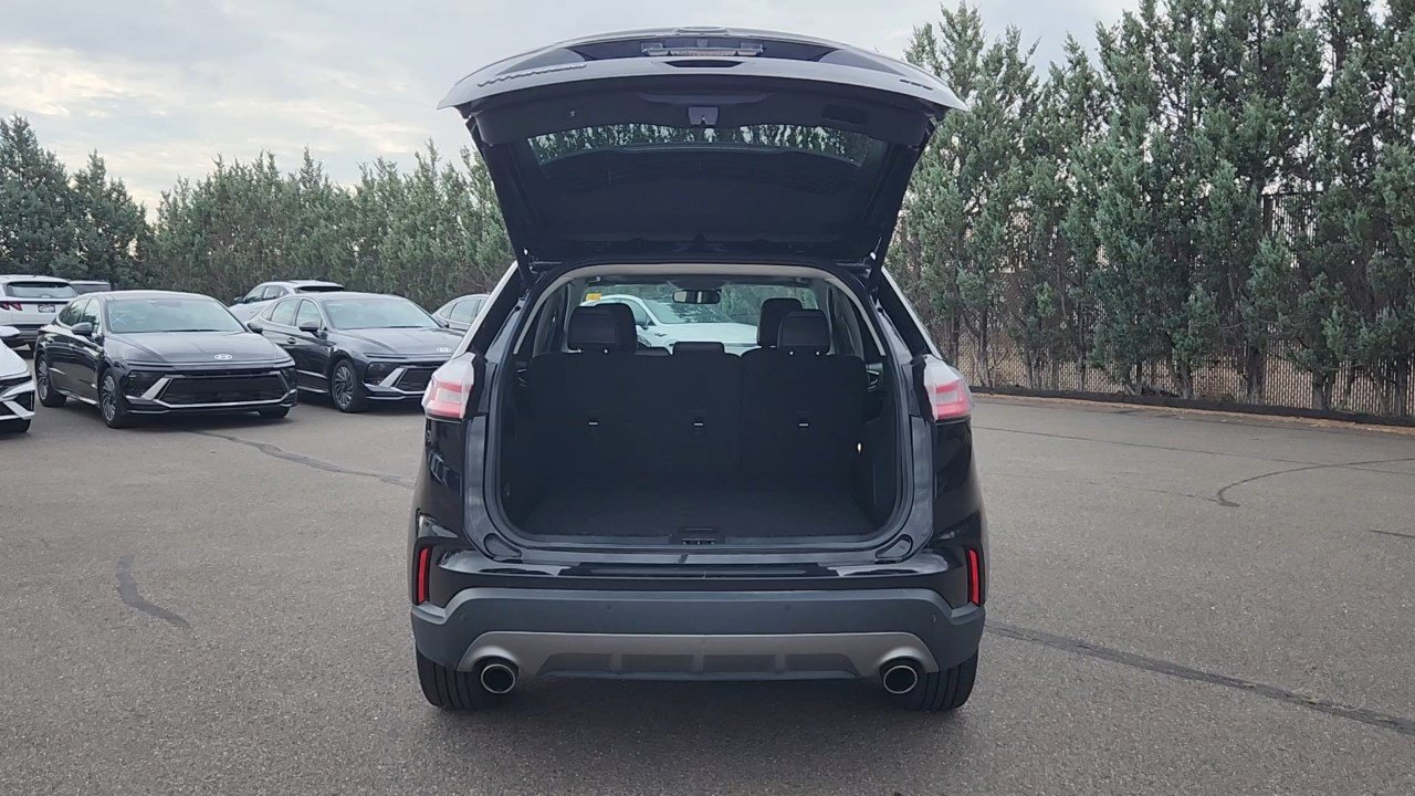 2023 Ford Edge Titanium photo 19