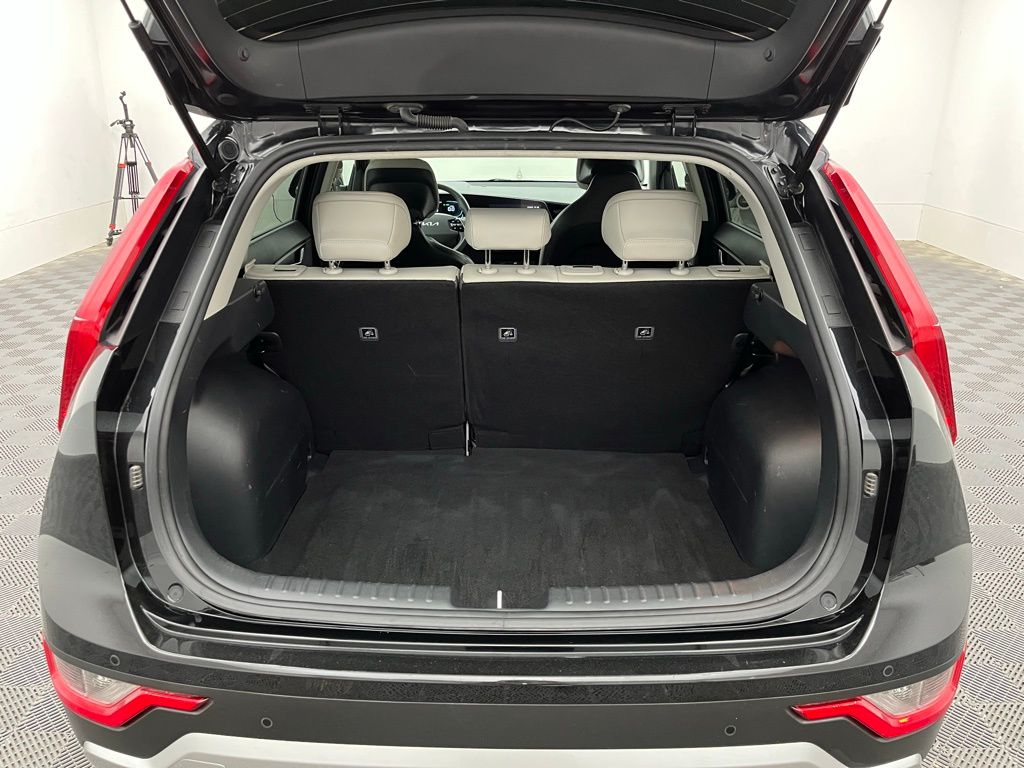 2023 Kia Niro EX photo 7