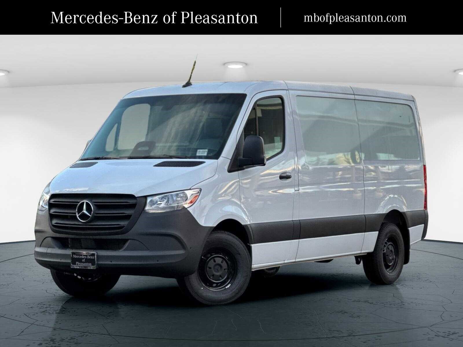 2025 Mercedes-Benz Sprinter Cargo Van Base's photo
