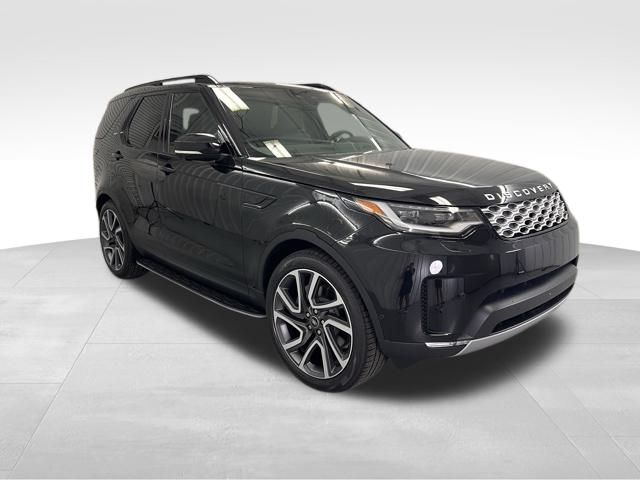 2025 Land Rover Discovery S photo 3