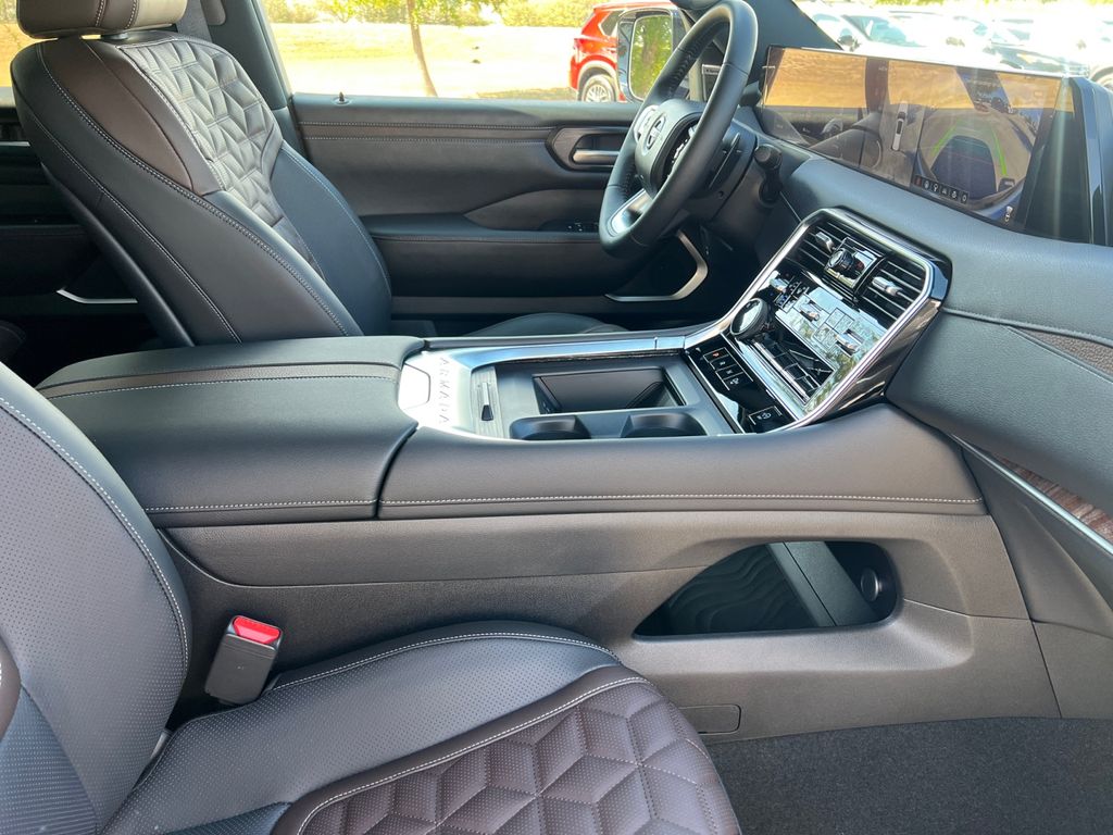2026 Nissan Armada Platinum photo 23