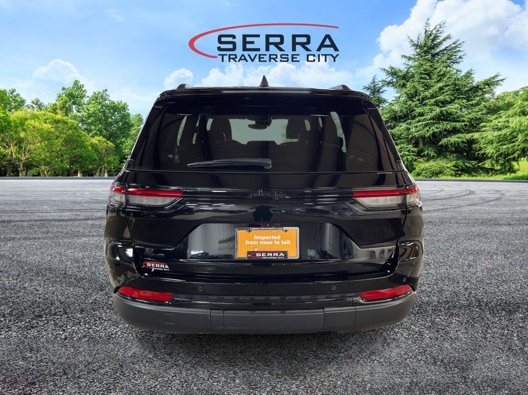 2023 Jeep Grand Cherokee Altitude photo 5