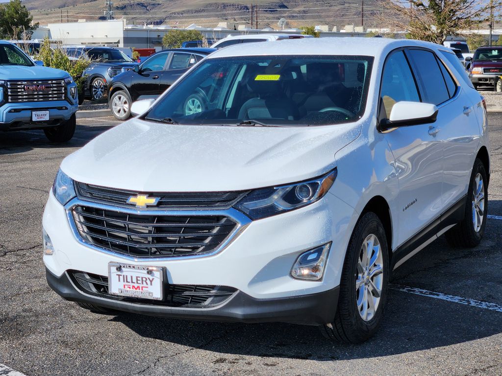 2020 Chevrolet Equinox LT photo 2