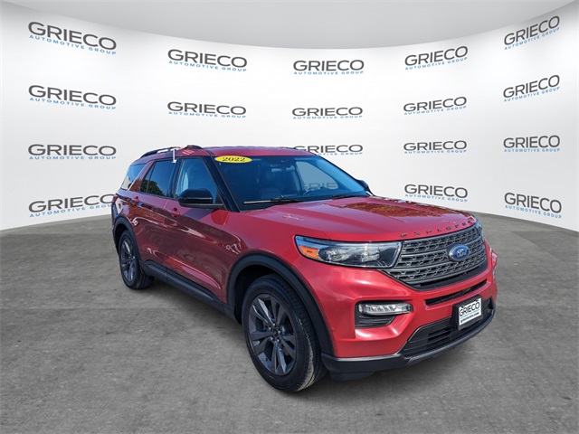 2022 Ford Explorer XLT photo 2