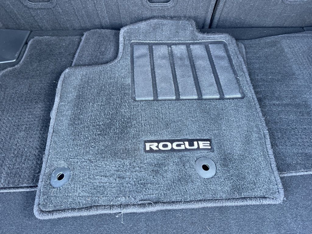 2023 Nissan Rogue Platinum photo 14