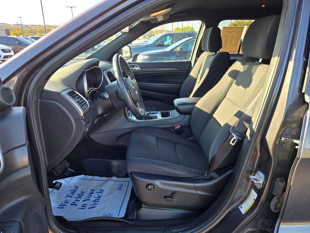 2018 Jeep Grand Cherokee Laredo photo 12