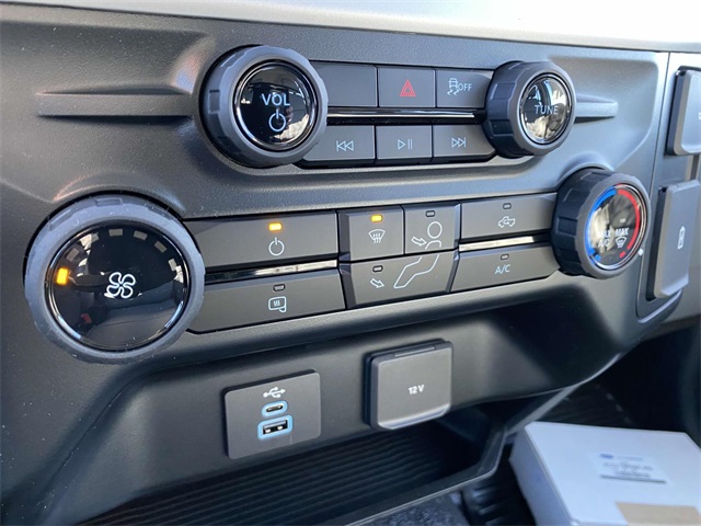 2025 Ford F-550 photo 16