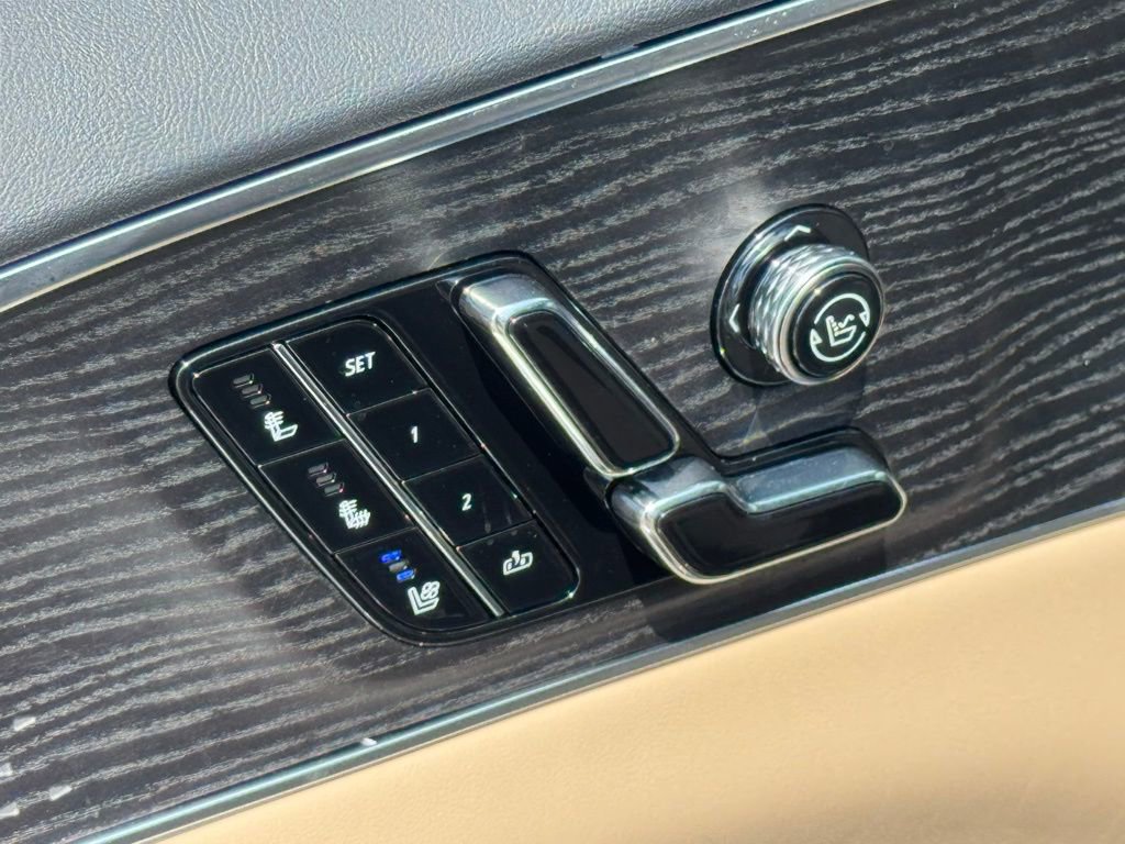 2025 Cadillac Lyriq Luxury photo 19