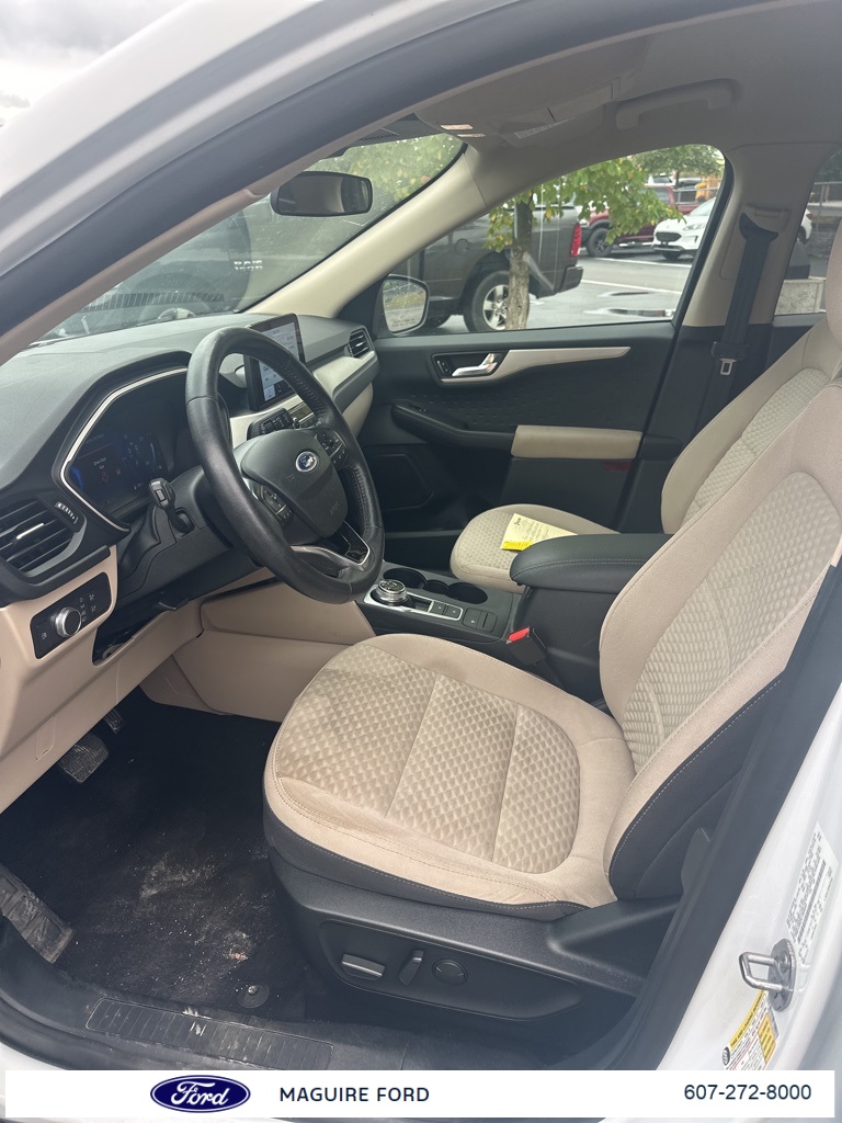 2020 Ford Escape SE Sport Hybrid photo 10