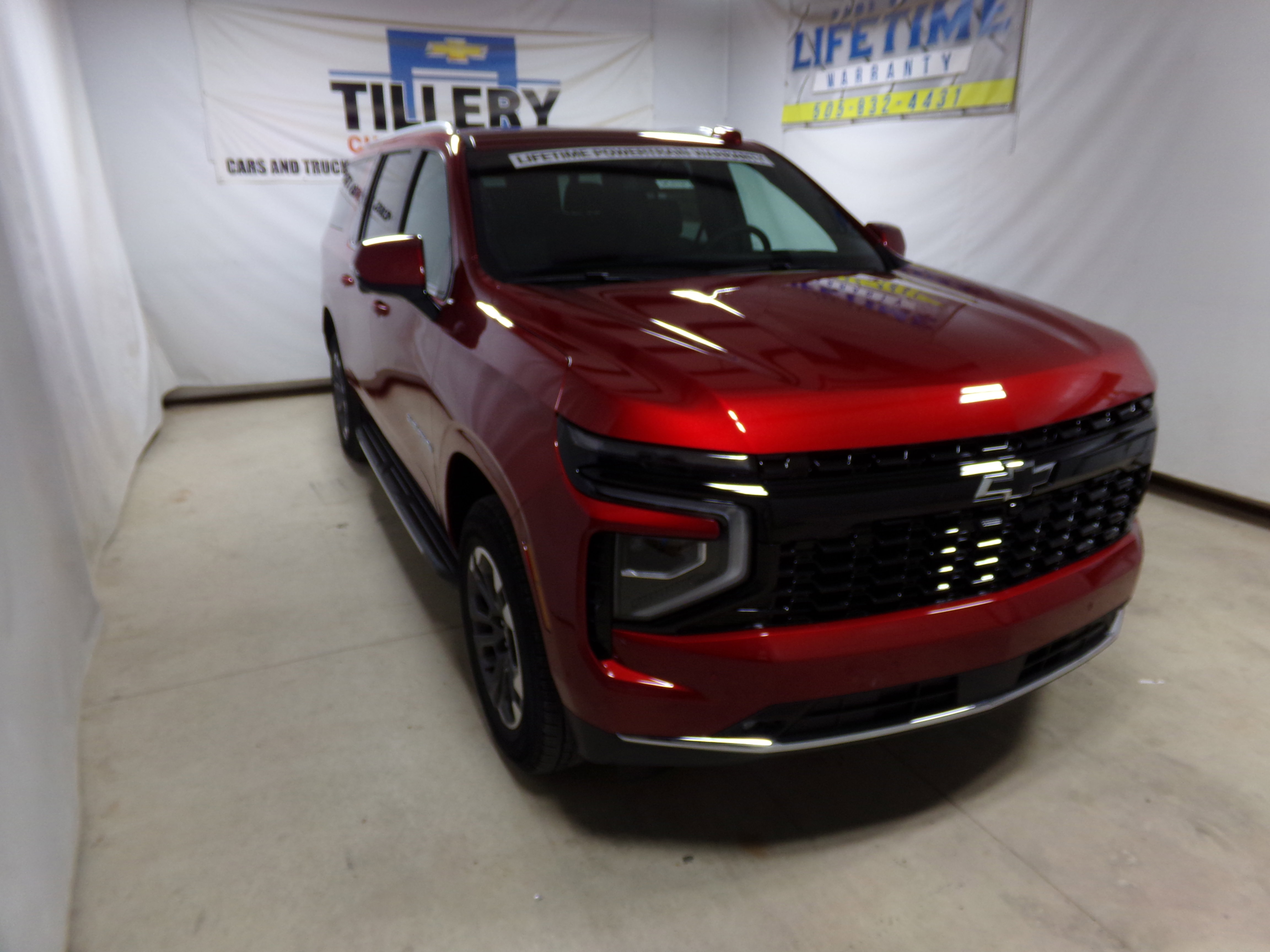 2025 Chevrolet Suburban LT's photo