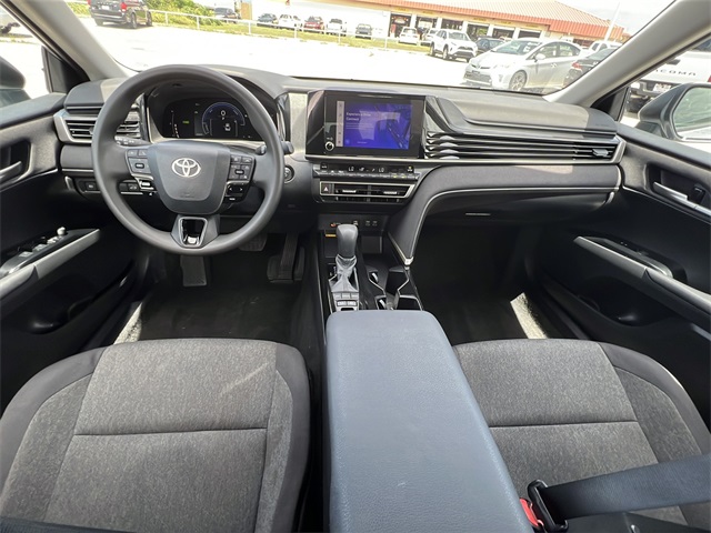 2025 Toyota Camry SE photo 18