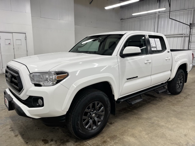 2023 Toyota Tacoma SR5 photo 3