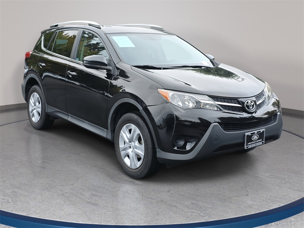 2013 Toyota RAV4 LE photo 3