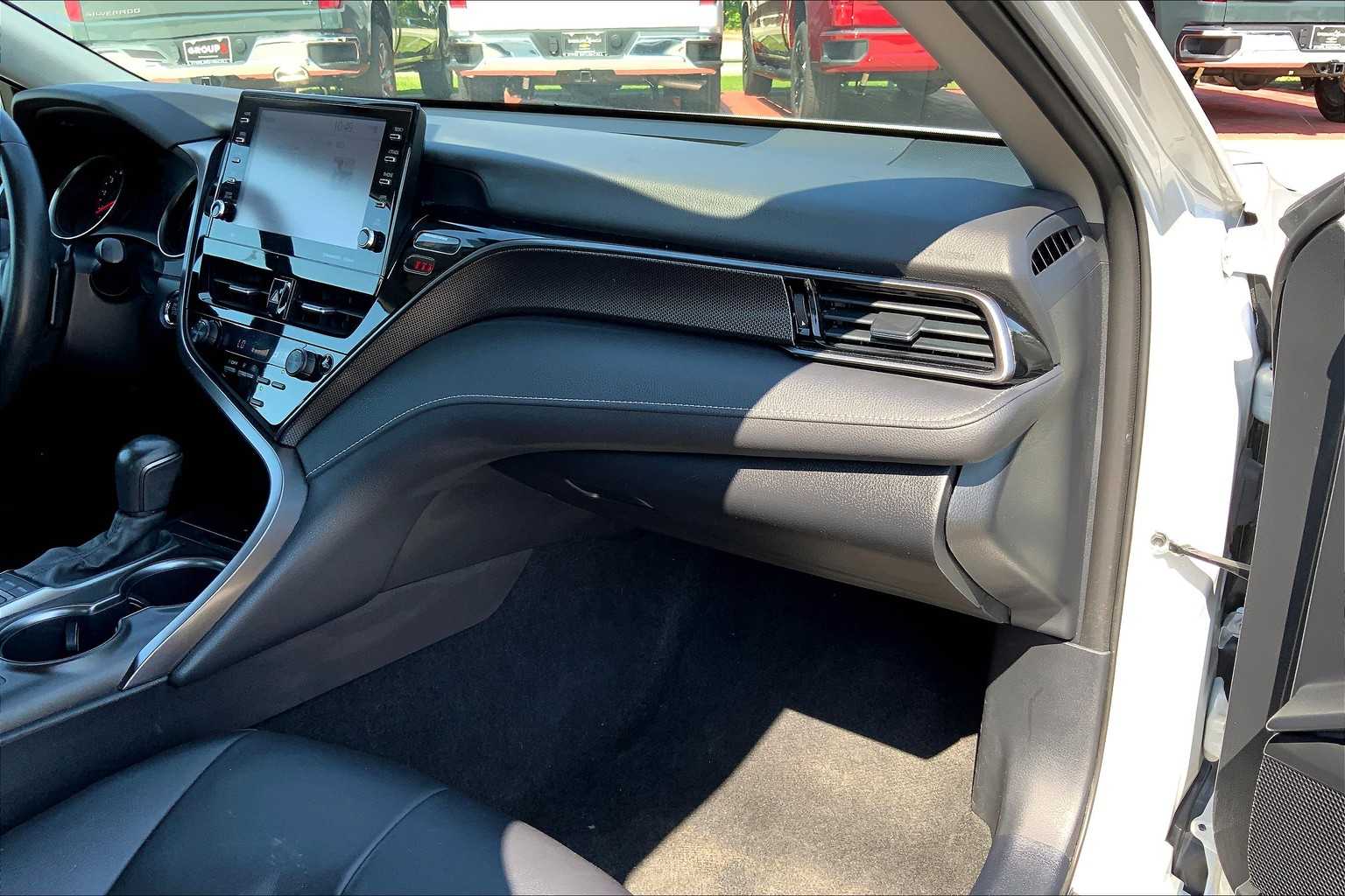 2023 Toyota Camry XSE photo 17