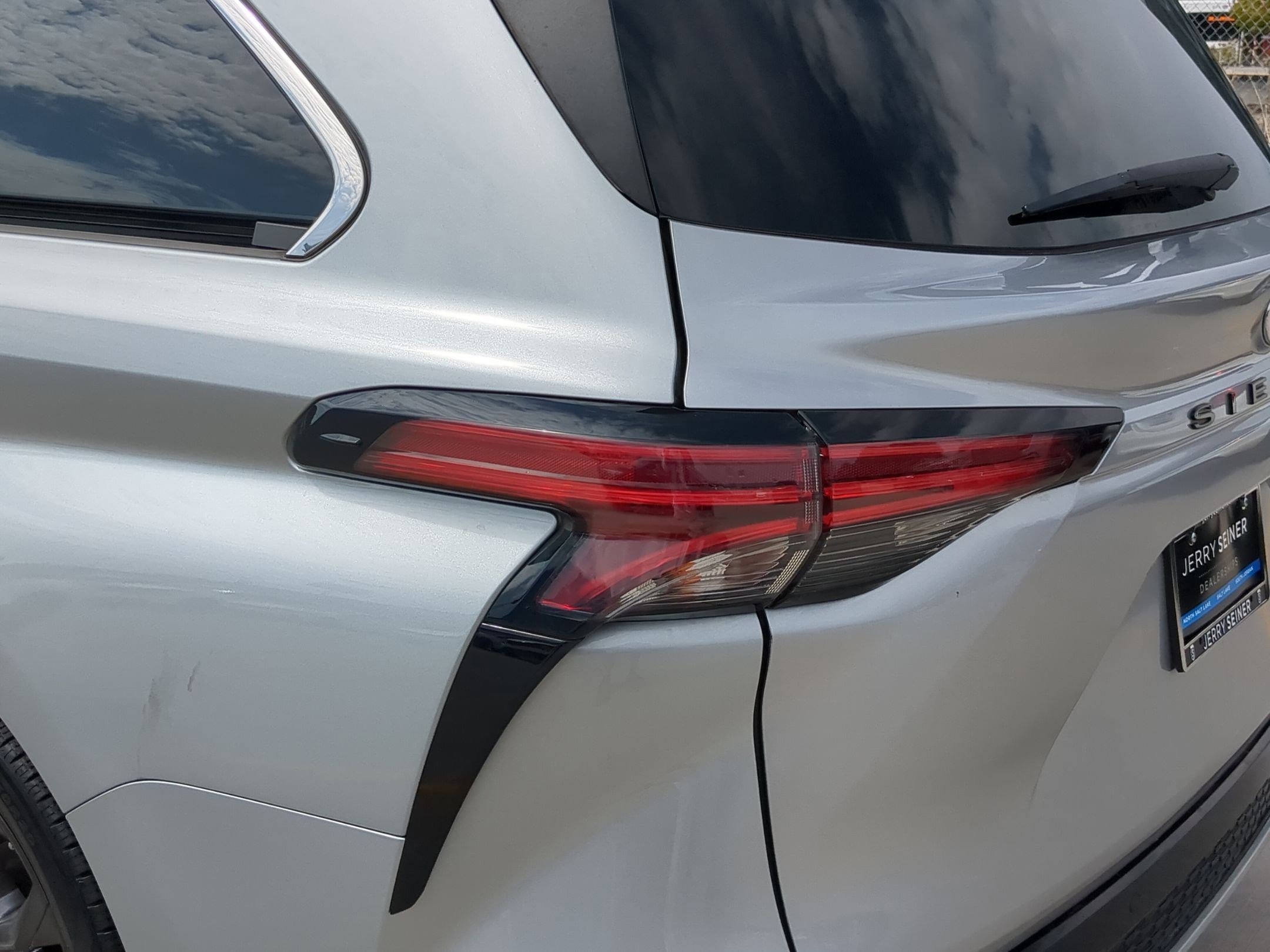 2021 Toyota Sienna XSE photo 11