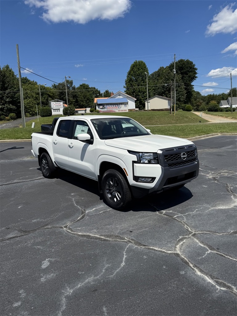 2025 Nissan Frontier Crew Cab SV photo 8