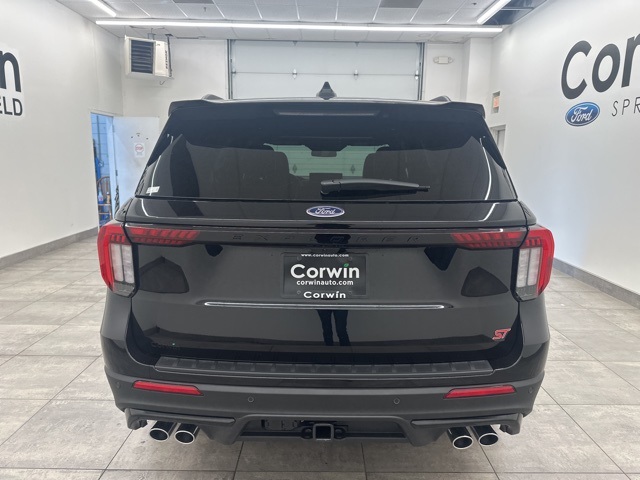 2025 Ford Explorer ST photo 5