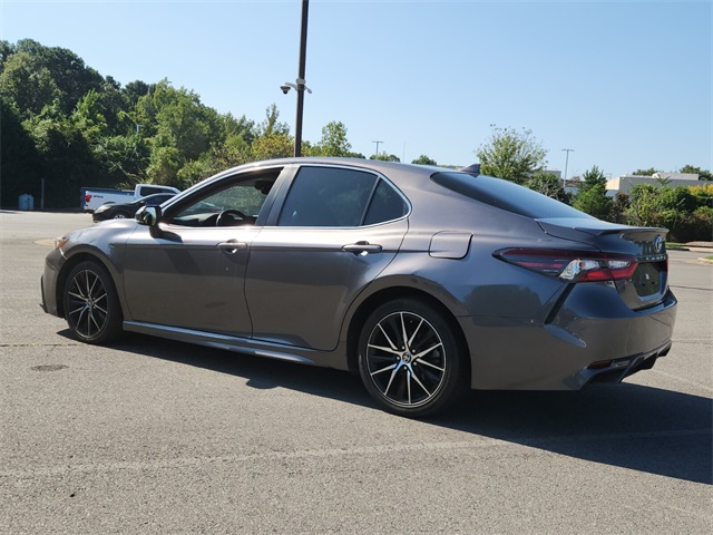 2022 Toyota Camry SE photo 5