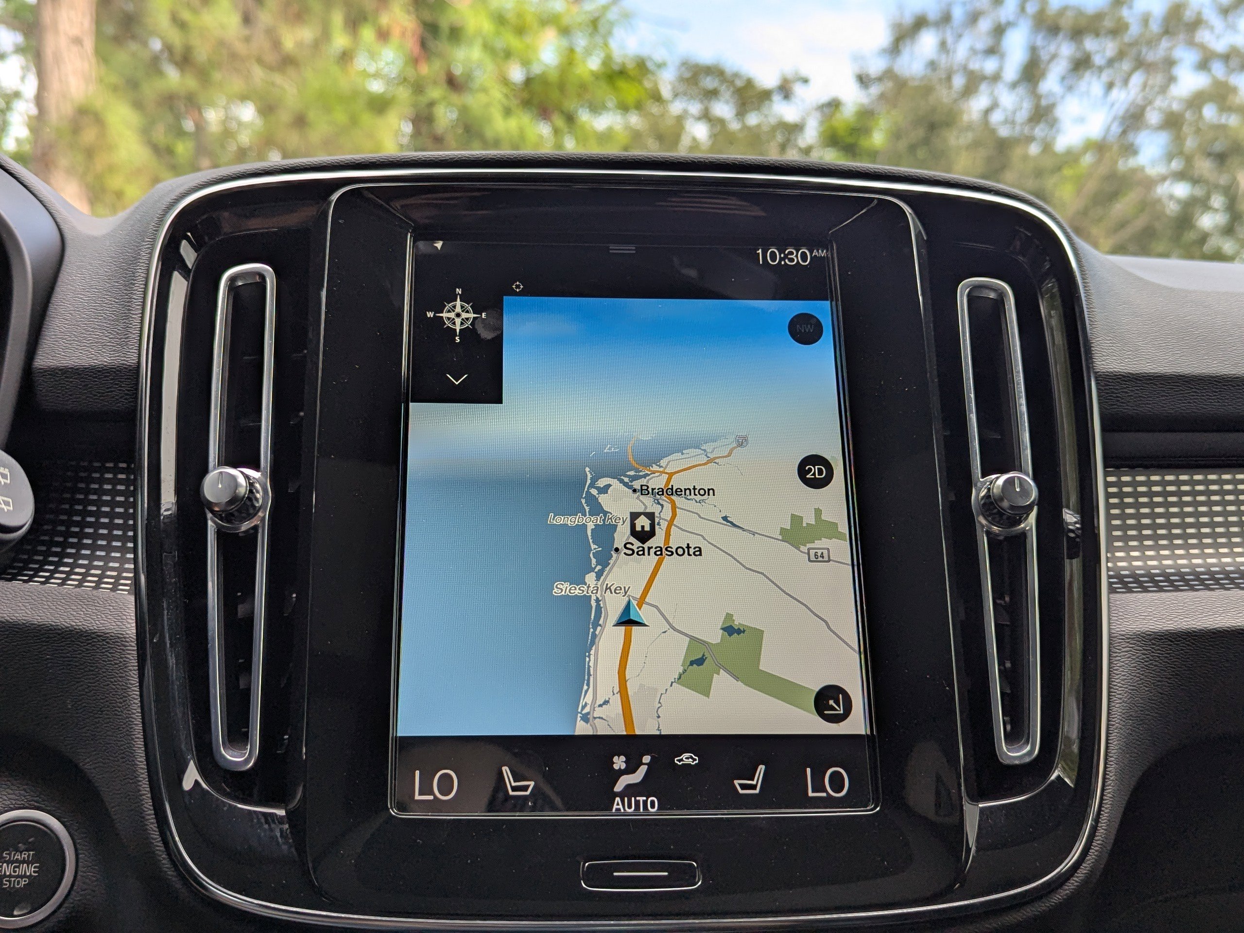 2021 Volvo XC40 R-Design photo 18