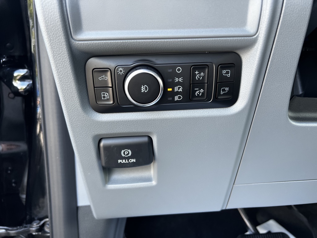 2025 Ford F-150 XLT photo 7