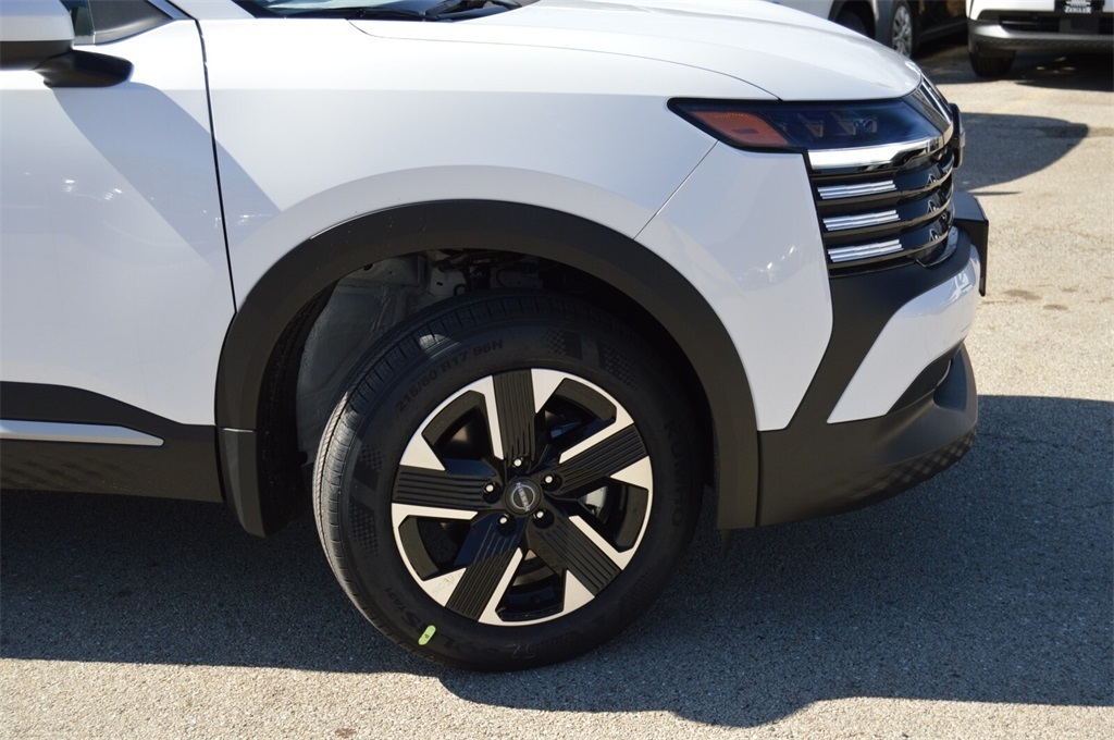 2025 Nissan Kicks SV photo 3