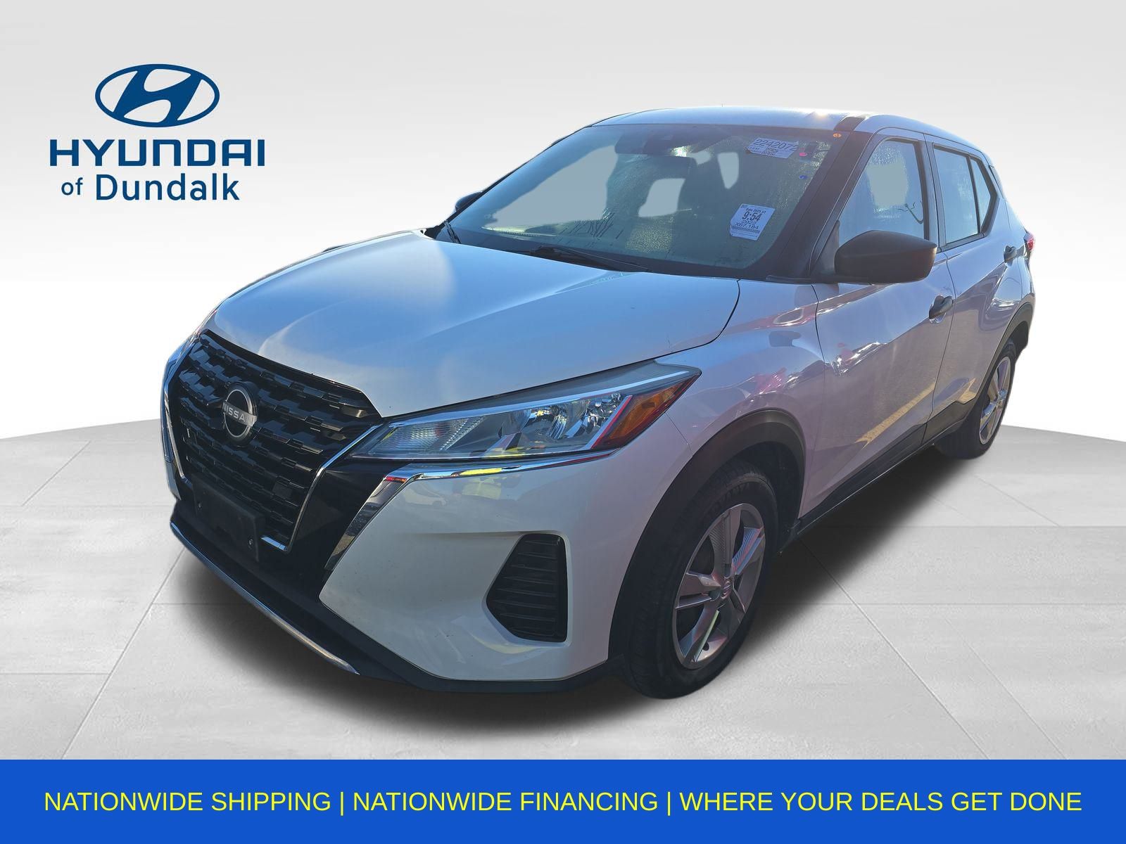 2022 Nissan Kicks S's photo