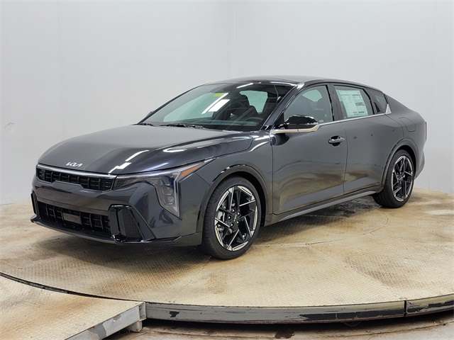 2025 Kia K4 GT-Line photo 8