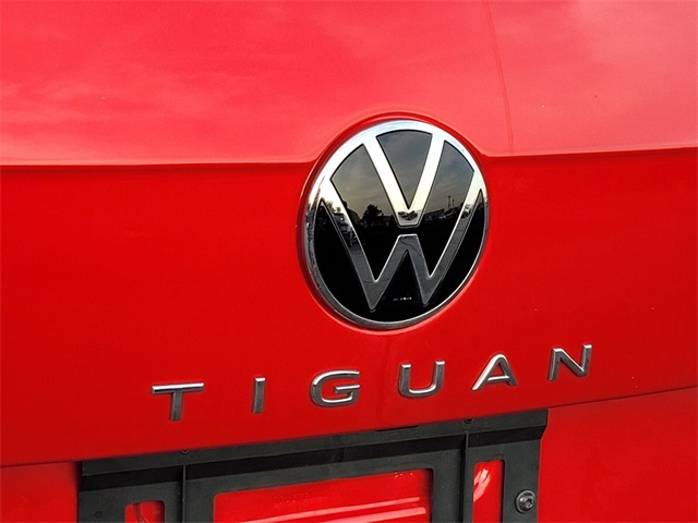 2024 Volkswagen Tiguan SE R-Line Black photo 13