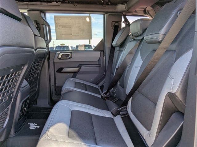2024 Ford Bronco Black Diamond photo 12