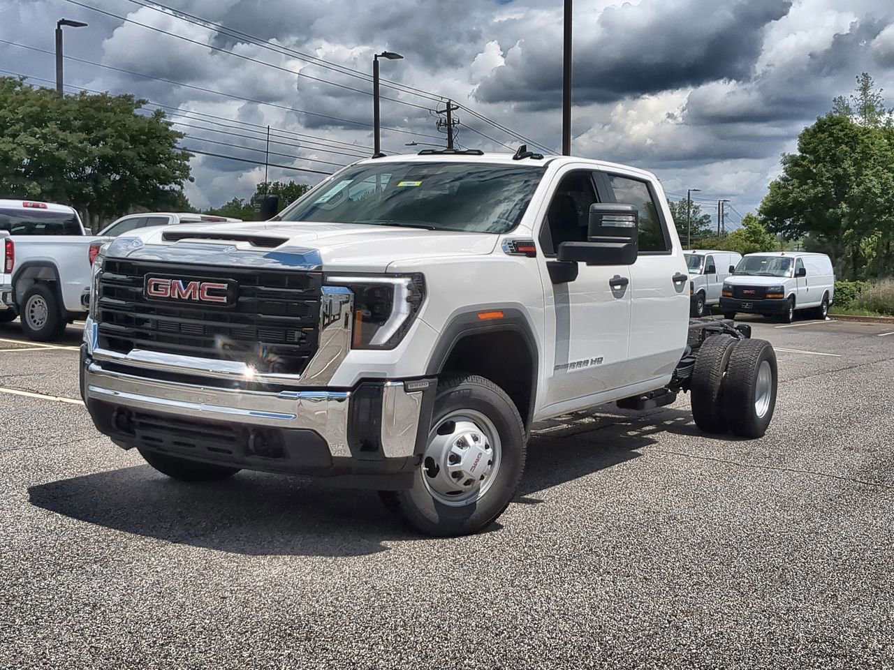 2025 GMC Sierra 3500 Chassis Cab Pro's photo