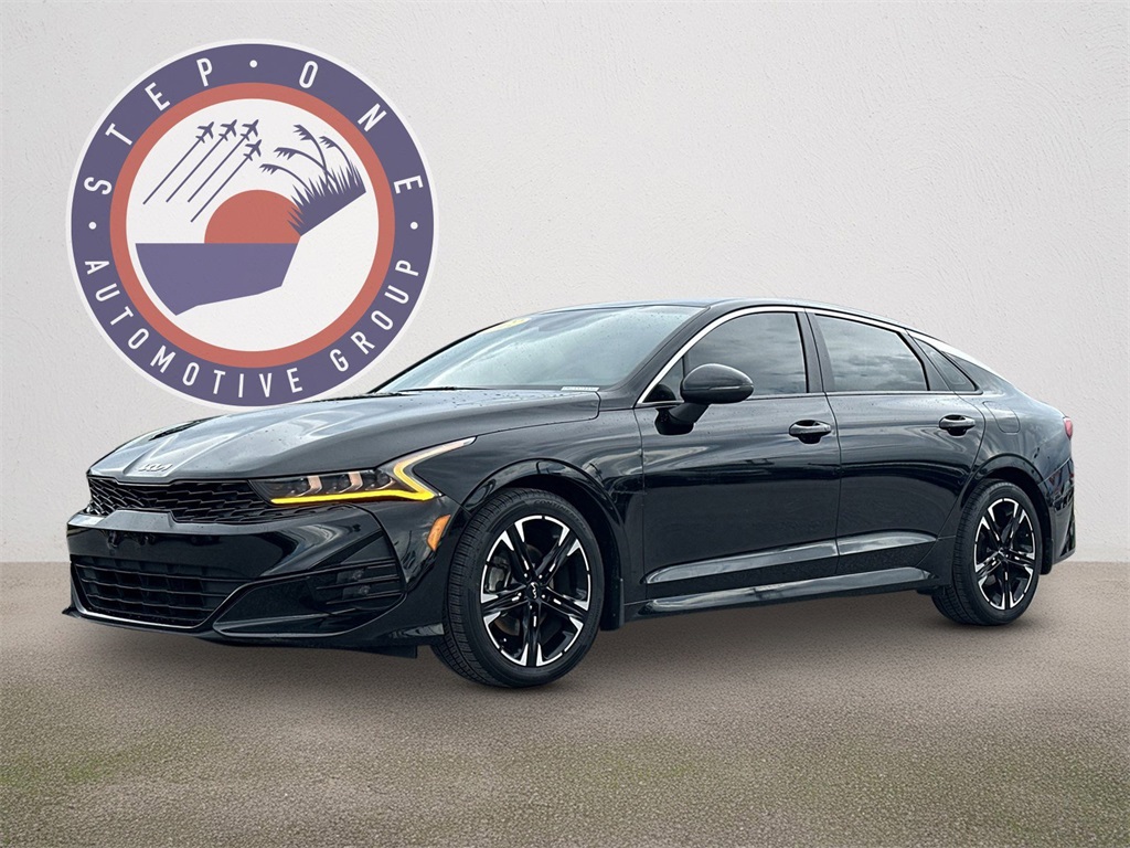 2022 Kia K5 GT-Line photo 2